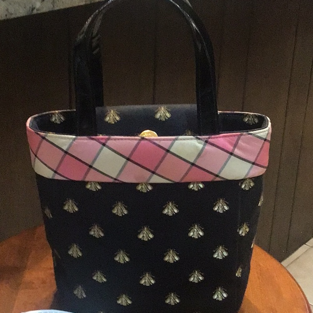 The Shannon Series Queen Bee handbag